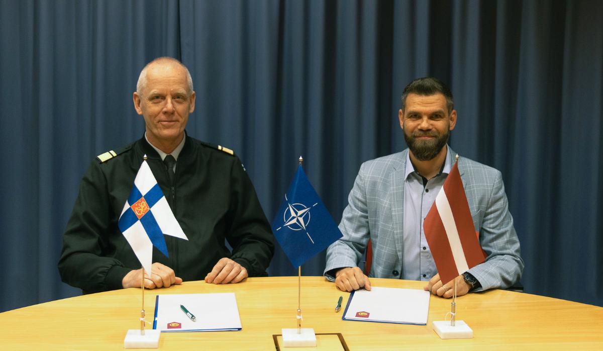 In the picture leftside is Tero Ylitalo, Commander of the Finnish Defence Forces Logistics Command, and on the right Alans Andrulis, Head of the State Defence Logistics and Procurement Centre.