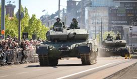 Riksparaden på försvarets fanfest hålls i Helsingfors