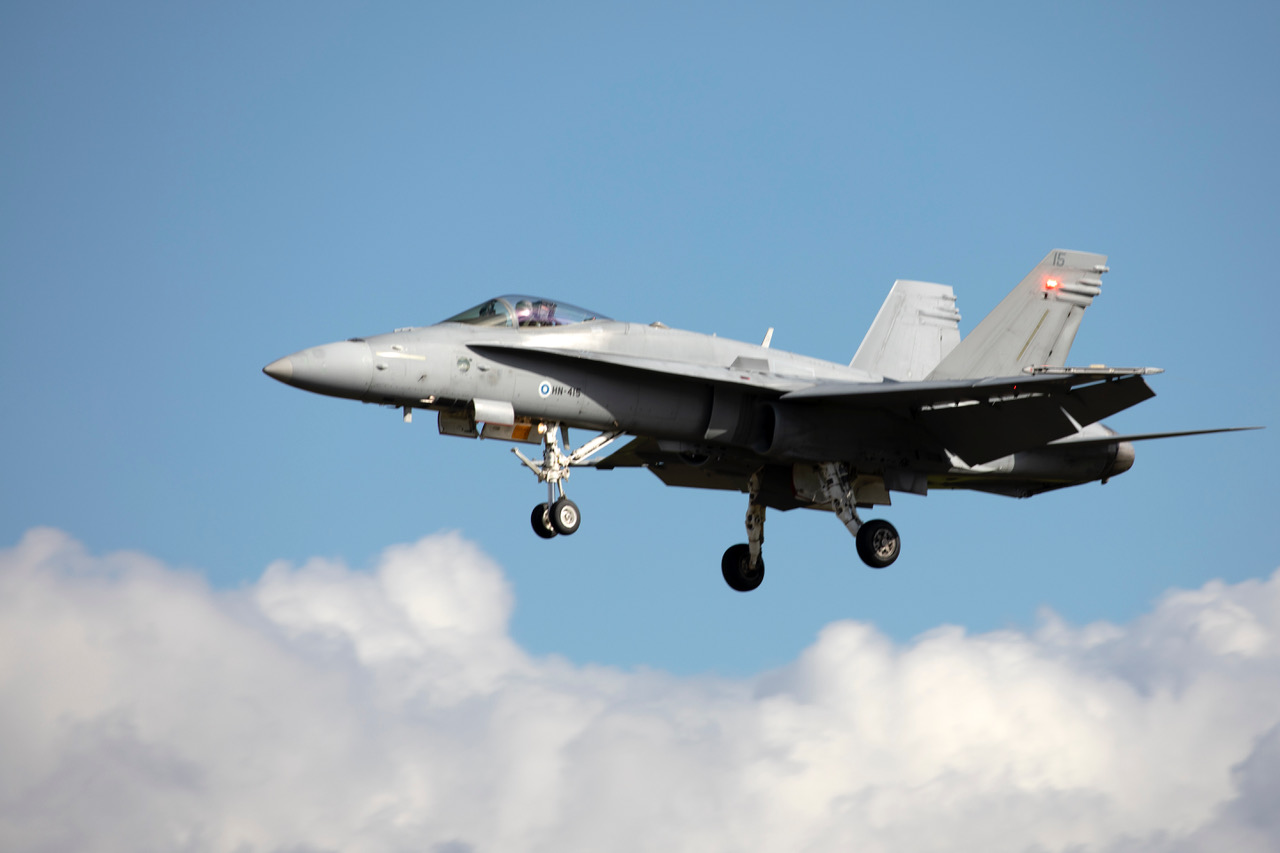 Kiinteäsiipiset ilmatorjuntaa vastassa