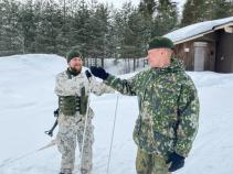 Reservin uralta saa osaamista siviiliin ja siviilistä reserviin, todistavat majuri Heikki Tervanen, 52, ja luutnantti Santeri Aikio, 27