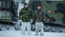 Sveriges arméchef på besök i Finland