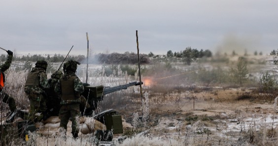 Maa-, Meri- ja Ilmavoimat harjoittelevat ilmapuolustusta Lohtajalla