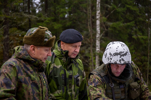 Suomen ja Ruotsin maavoimien komentajat