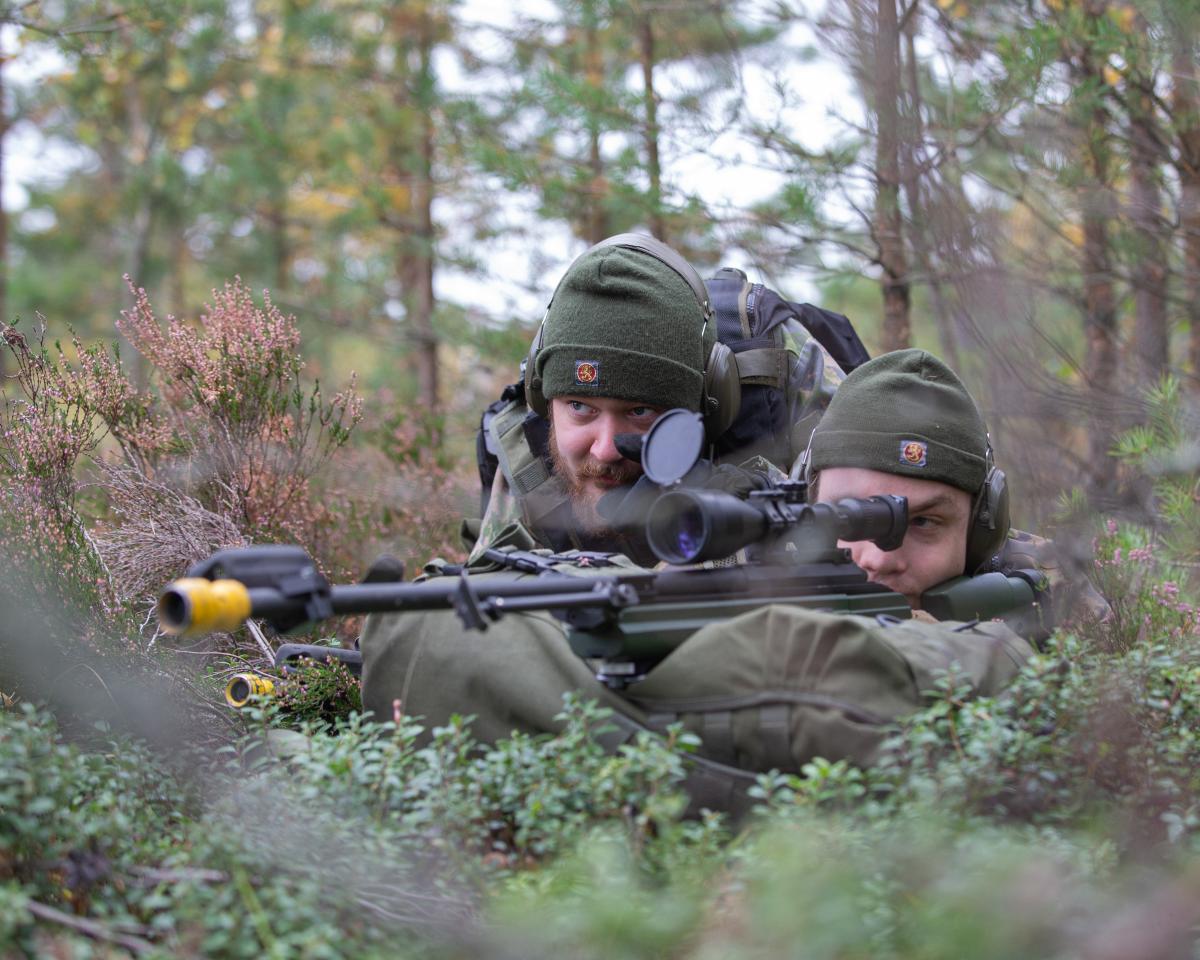 Reserviläisiä harjoituksessa