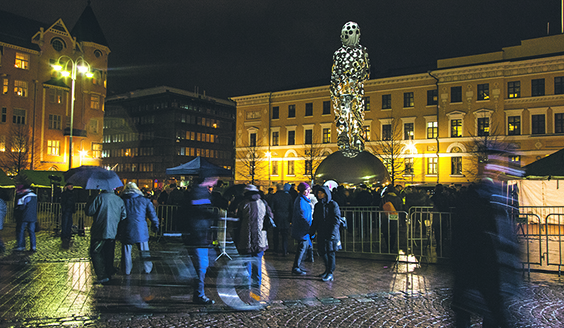 Det nationella minnesmärket över vinterkriget på Kaserntorget.