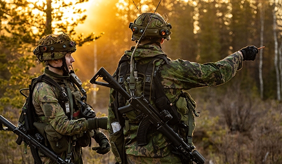 Varusmiehiä Northern Forest -harjoituksessa