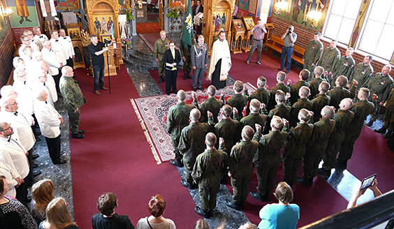 Ortodoksiset alokkaat voivat vannoa valansa ortodoksisin menoin kirkossa.