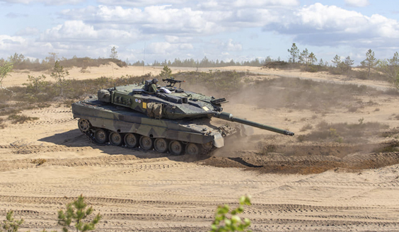 Kuvassa Leopard-taistelupanssarivaunu