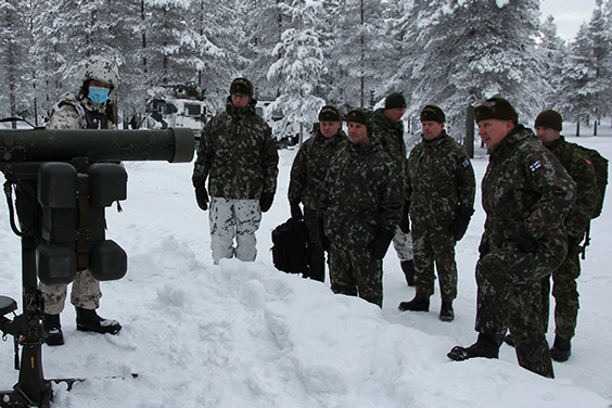 kenraali Cavoli tutustuu Maavoimien arktiseen koulutukseen Jääkäriprikaatissa Sodankylässä
