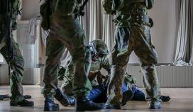 Sotilaspoliisit harjoittelevat Jakomäessä torstaina 18.4.2024