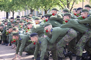 Reserviupseerikurssi 254 viettää kurssijuhlaa Haminassa elokuussa Reserviupseerikurssi 254 viettää kurssijuhlaa Haminassa elokuussa