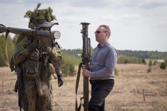 Puolustusministeri vieraili Ilmapuolustusharjoituksessa Lohtajalla