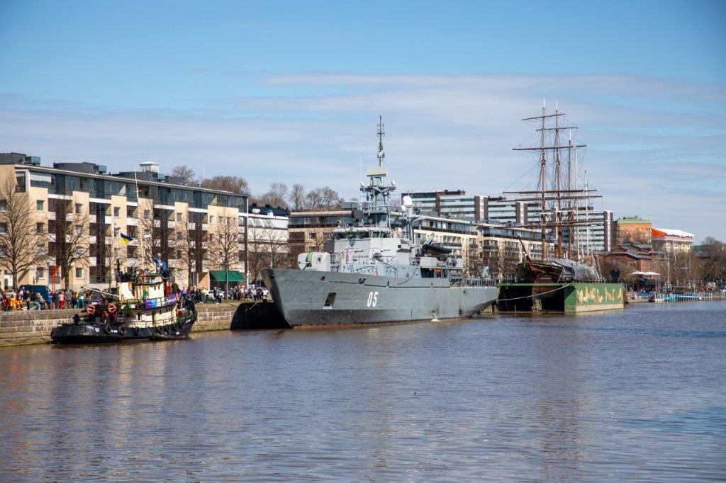 Miinalaiva Uusimaa Turun Varvintorilla vuonna 2024