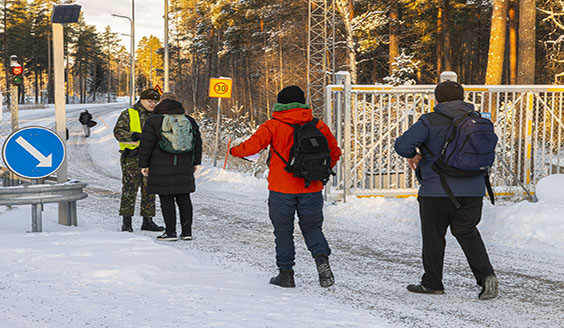 alokkkaat saapumassa palvelukseen ensimmäisenä päivänä